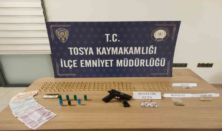 Kastamonuda uyuşturucu maddeyle yakalanan 3 şahıs gözaltına alındı