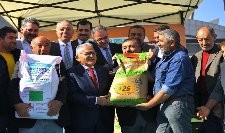 Kayseri Büyükşehirden 2023 yılında tarımsal üretime 412 ton tohum desteği