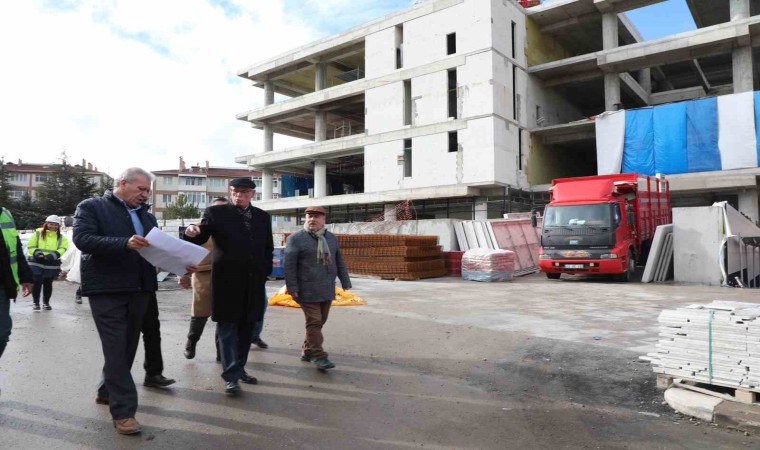 Kazım Kurt 100. Yıl Kültür Merkezi çalışmalarını denetledi