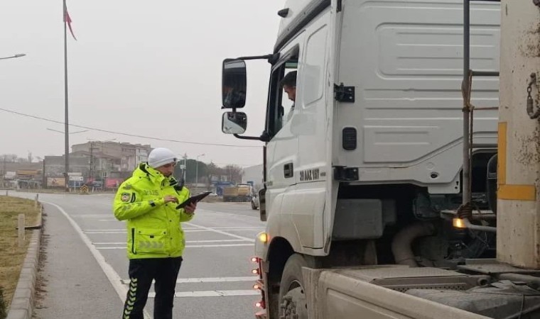 Kırklarelinde trafik denetimi: 7 araç trafikten men