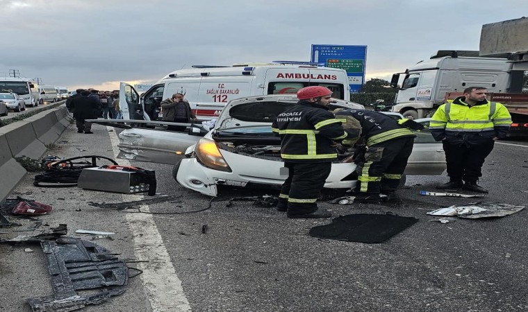 Kocaelide 4 araçlı zincirleme kaza: 1 ölü, 1 yaralı