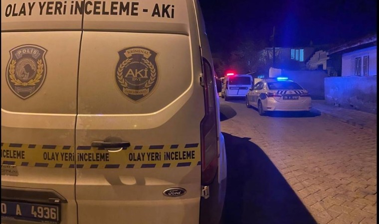 Koku gelen dairede yaşlı adam ölü bulundu