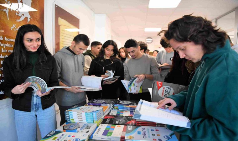 Konyaaltında atıl kitap kampanyası büyüyor