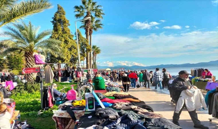 Köyceğizde ikinci el pazarına vatandaşlar yoğun ilgi gösterdi