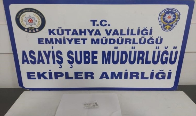 Kütahyada 1 kişinin üzerinde uyuşturucu ele geçirildi