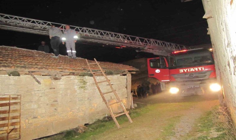 Kütahyada ahşap ev yangını: 1 yaralı