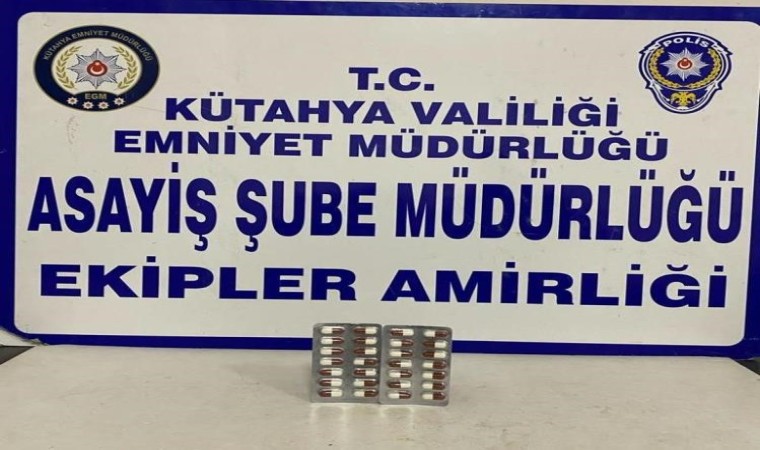 Kütahyada polisin Bölge Uygulamasında uyuşturucu hap ele geçirildi