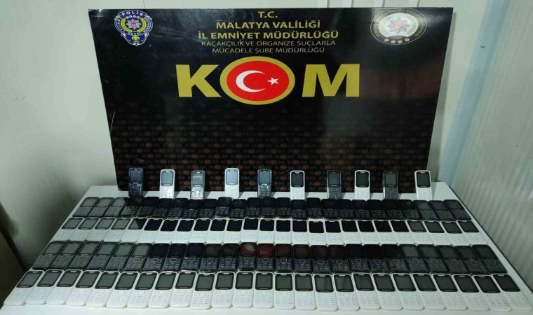 Malatyada kaçak cep telefonları ele geçirildi