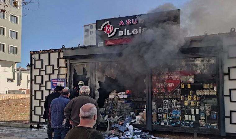 Malatyada konteyner iş yerinde çıkan yangın büyümeden söndürüldü