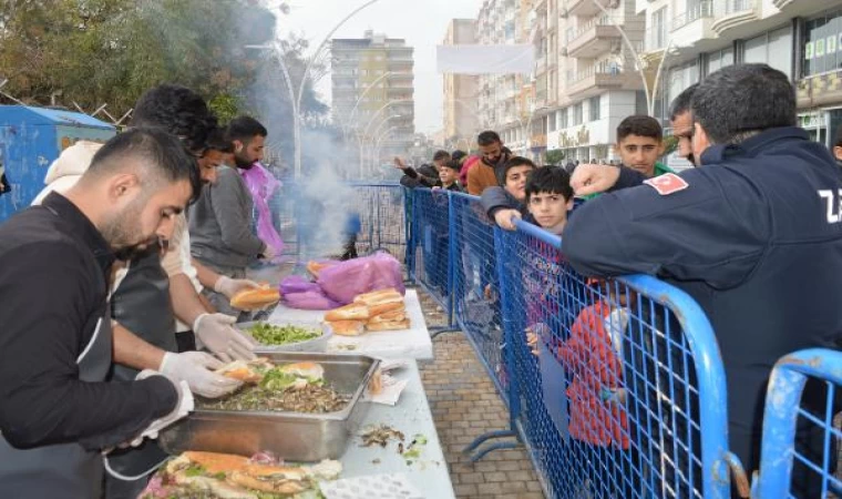 Mardin’de ’Hamsi Festivali’; katılımcılara 1 ton balık ikram edildi