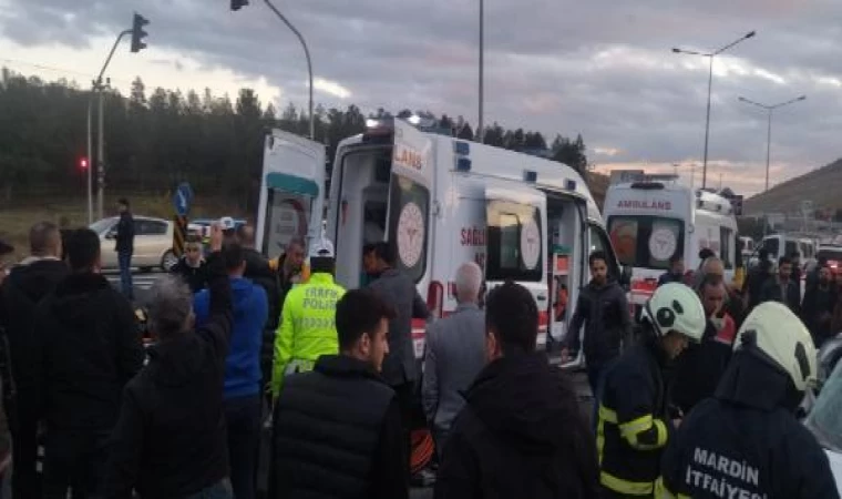 Mardin’de otomobil ile TIR çarpıştı: Anne ve kızı öldü, baba ve diğer kızı yaralandı