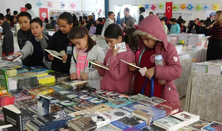 Mersin Erdemlide kitap ve edebiyat günleri başladı