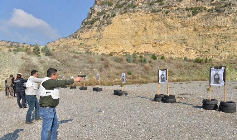 Mersinde orman muhafaza personeline silahlı eğitim verildi