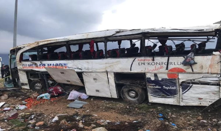 Mersin’de yolcu otobüsü devrildi; 9 ölü, 30 yaralı (4)