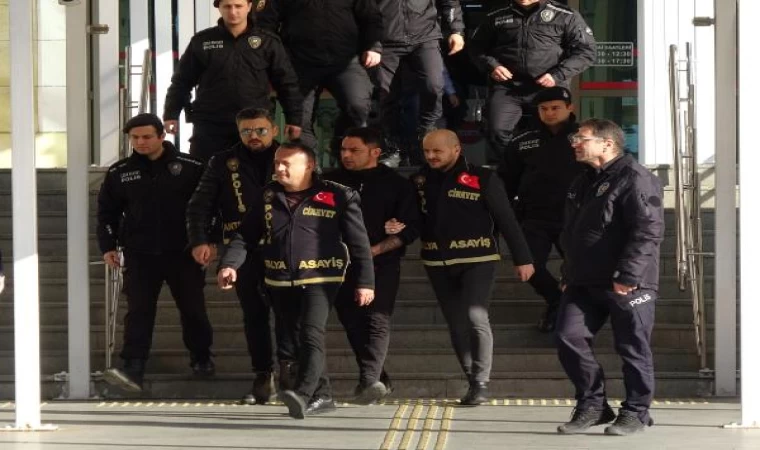 Motokurye ile baldızını öldüren şüpheli, eşi ve arkadaşıyla adliyede (4)