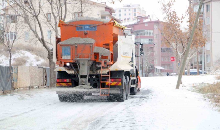 Niğdede olumsuz hava şartlarına karşı gerekli tedbirler alındı