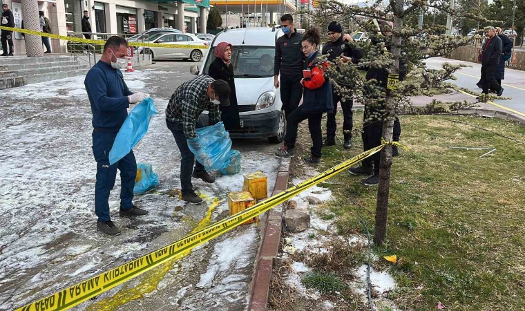 Niğdede patlayan kargo nedeniyle 4 PTT Kargo çalışanı zehirlendi