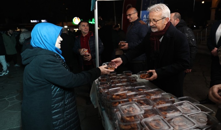 Nilüfer Belediyesinden kandil simidi ikramı