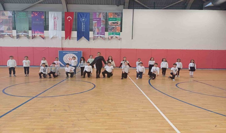 Okul sporları karate müsabakaları başladı