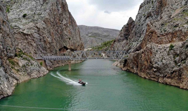 Ortadoğunun en uzun akarsuyu Fırat Nehri 3 ülkeye hayat veriyor