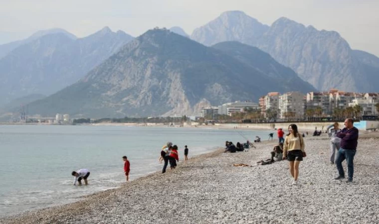 Ortalama sıcaklığın 11 derece üzerine çıkan Antalya, ülkenin en sıcak yeri oldu