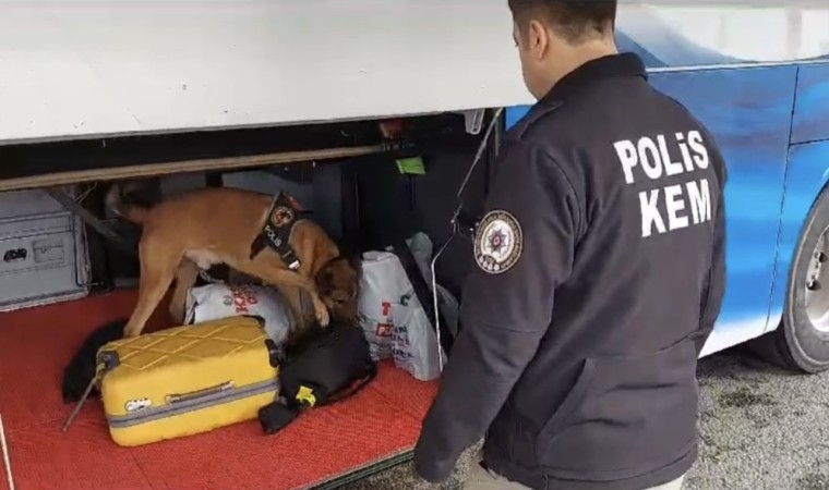 Osmaniyede iki farklı yolcu otobüsünde uyuşturucu madde ele geçirildi