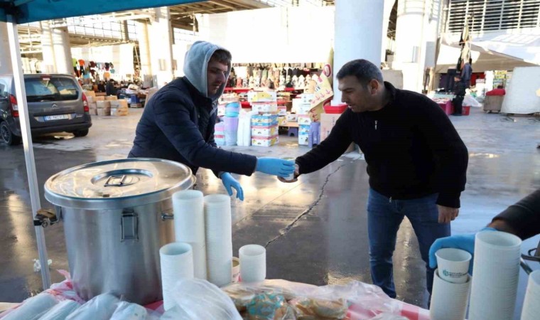 Pazarcı esnafına çorba ikramı