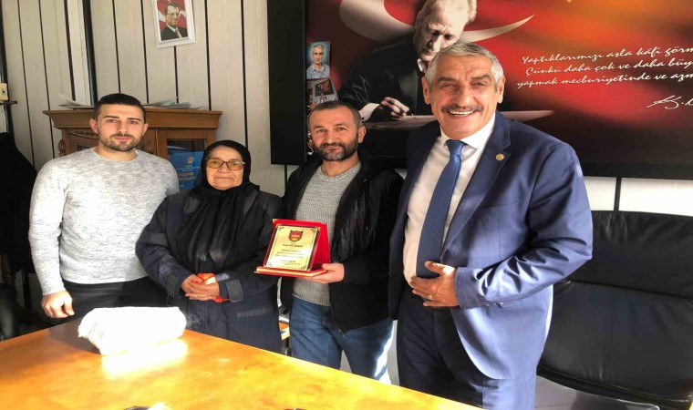 Rizeli minibüs şoförü İnsanlık ölmemiş dedirtti