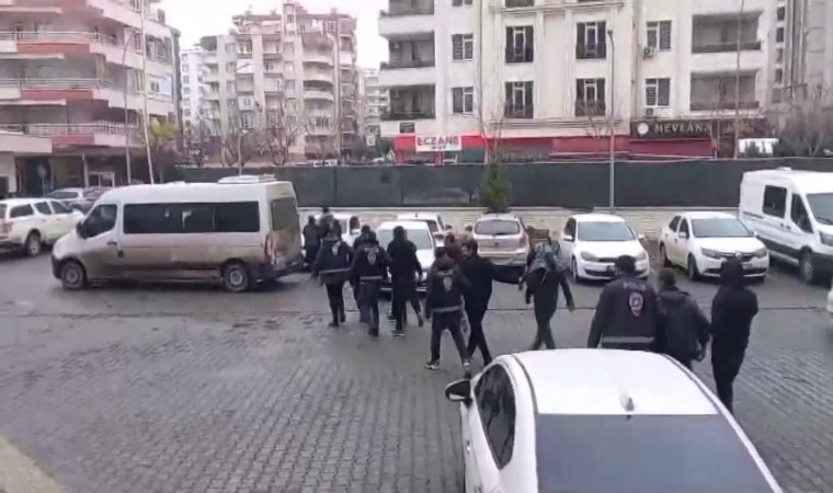 Şanlıurfada Canan Karatayı dolandıran şüphelinin de aralarında bulunduğu 47 zanlı yakalandı