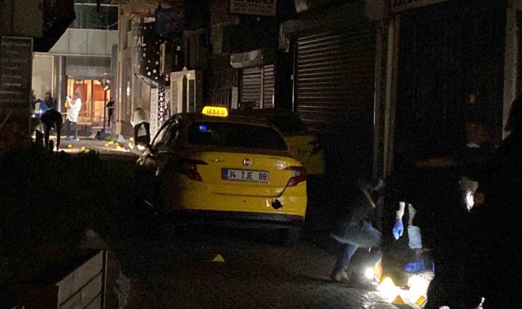 Sarıyerde gece kulübünde silahlı çatışma: 2si polis 5 yaralı