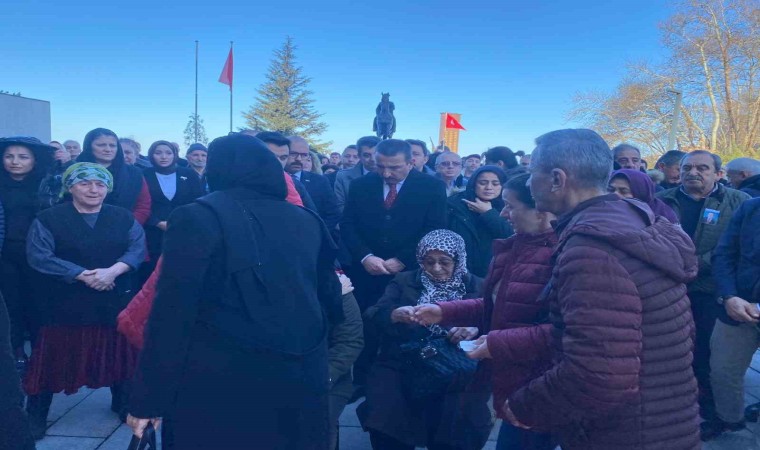 Sefer Ayyıldız için Valilik önünde tören düzenlendi