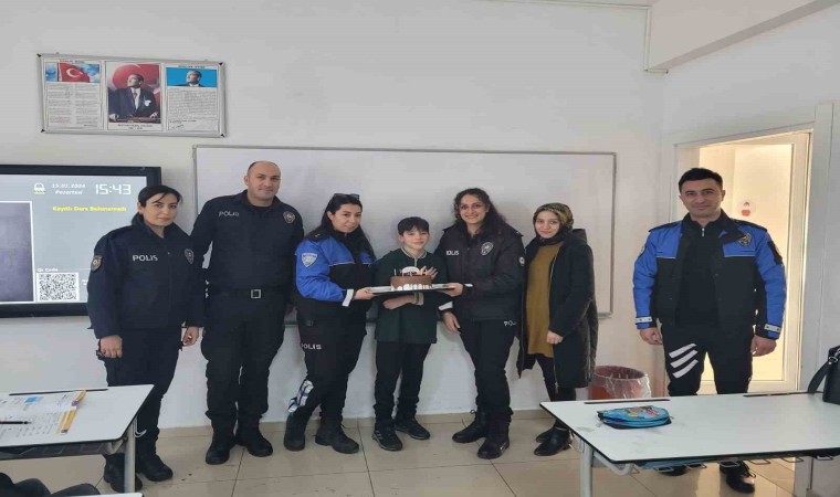 Şehit polis çocuğuna doğum günü sürprizi