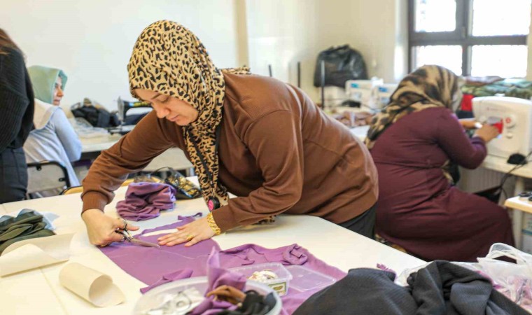 Şehitkamilli kadınlardan giyim kursuna yoğun talep