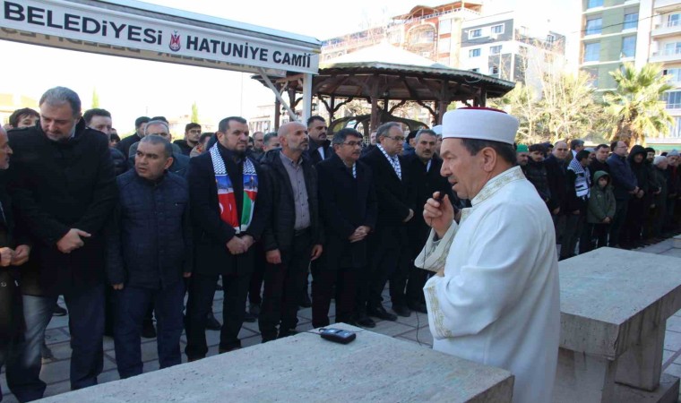 Şehitler için Manisada gıyabi cenaze namazı kılındı