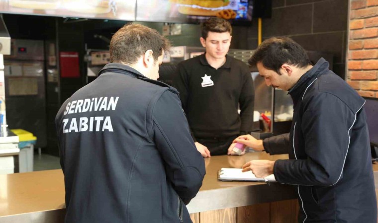 Serdivanda zabıtadan kafe ve restoranlara fiyat denetimi