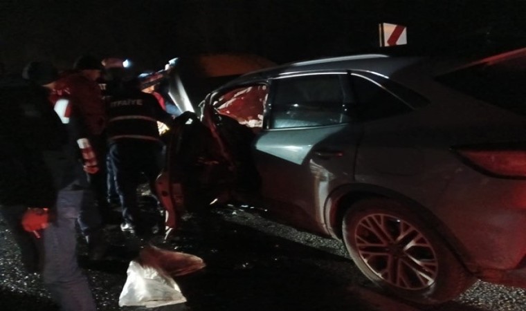 Sinop-Boyabat tünel çıkışında feci kaza: 1 ölü, 1 yaralı