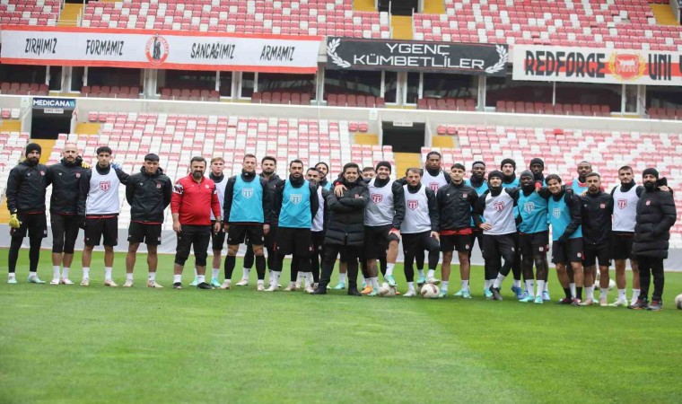 Sivasspor gazeteciler gününü kutladı