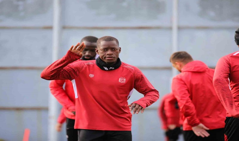 Sivasspor ile yollarını ayıran Kader Keita CFR Cluja transfer oldu