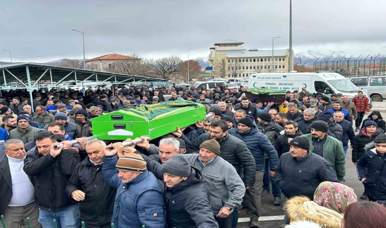 Sobadan sızan gazdan hayatını kaybeden baba ve oğlu toprağa verildi