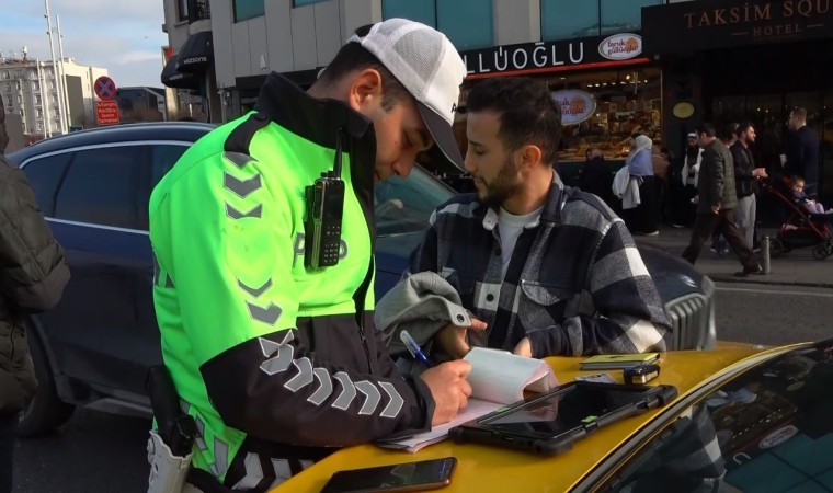 Taksimde yılın ilk ticari taksi denetimi yapıldı: 5 sürücüye 32 bin TL ceza