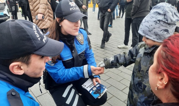 Taksimdeki NARKOTIRda gençlere uyuşturucunun zararları anlatıldı