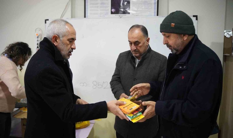 Tarsusun deprem bölgesine desteği sürüyor