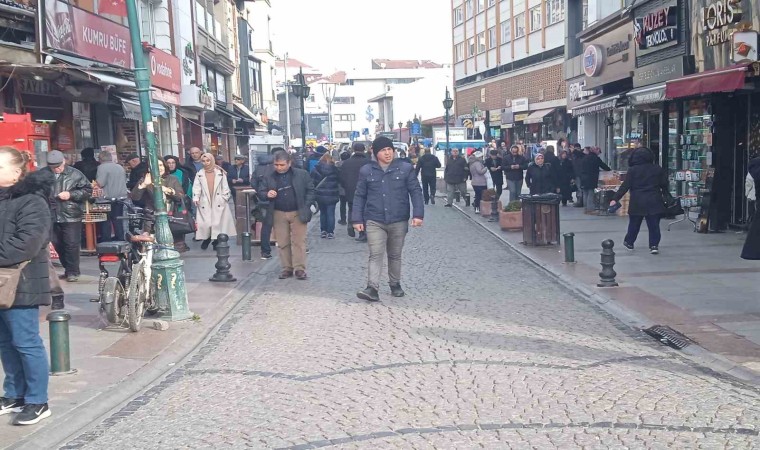 Tatilin ardından cadde ve sokaklarda hareketlilik başladı