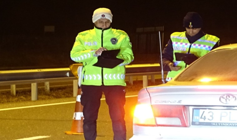 Tavşanlıda yeni yıla girildiği saatlerde trafik denetimi arttırıldı