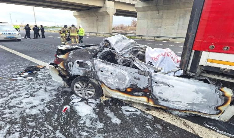 TIR’a çarpıp yanan otomobilin sürücüsü öldü