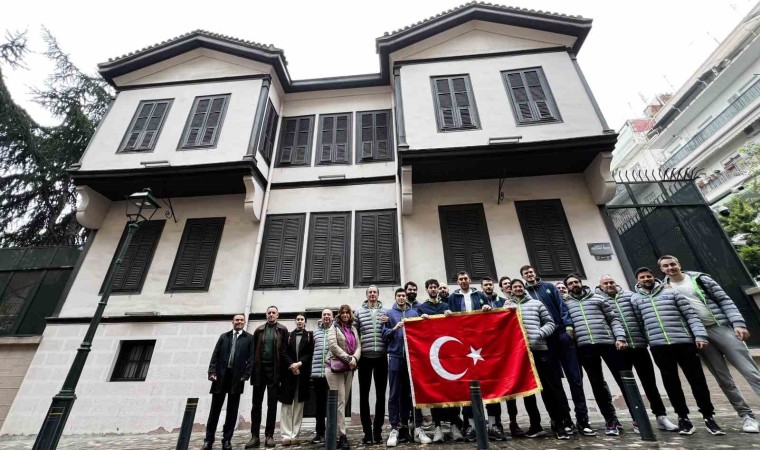 Tofaş Basketbol Takımı, Atatürkün evini ziyaret etti