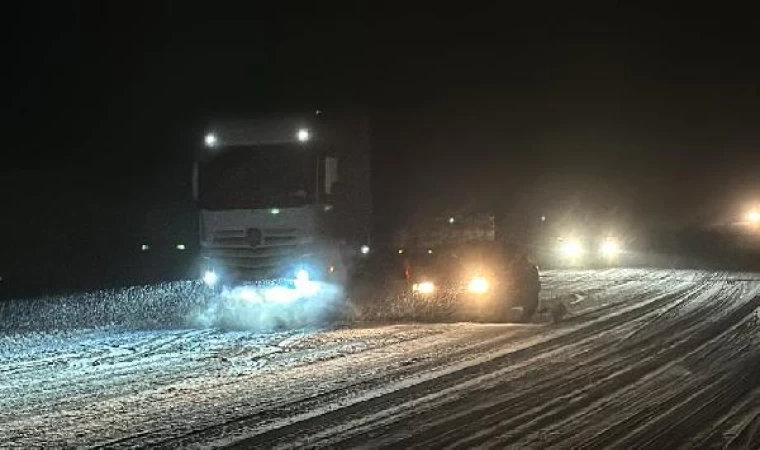 Tokat- Sivas karayolunda ulaşıma ’kar’ engeli