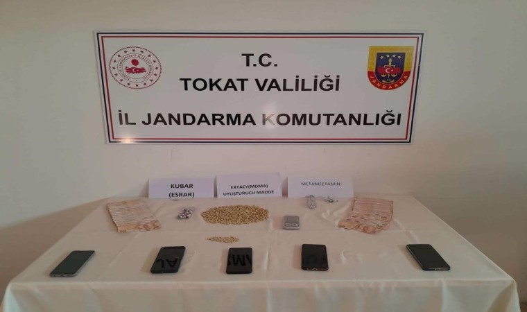 Tokat Jandarma Komutanlığından silah ve uyuşturucu operasyonu