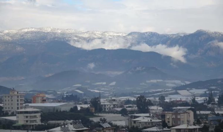 Toroslar beyaza büründü, üreticiye don uyarısı yapıldı