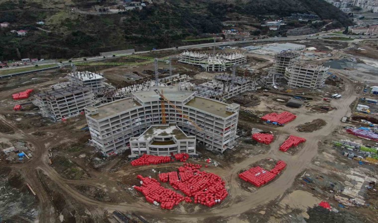 Trabzon Şehir Hastanesinin inşaatı yükseliyor